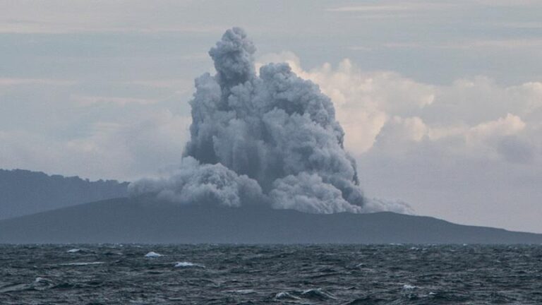Anak Krakatau Eruption Disrupts Air Travel Across Indonesia As Thousands Of Passengers Stranded
